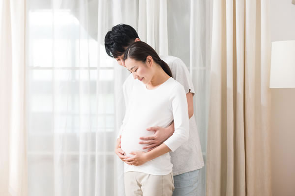 怀孕早期孕妇最准的算男女的方法是什么？反应大是男孩女孩？(图1)