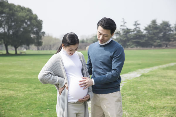 准爸爸准妈妈早期判断男女需要怀孕多久？看胎儿性别怎么看？(图1)